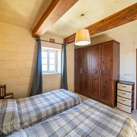 4 Bedroom Holiday Home With Private Pool Zebbug  Exterior photo
