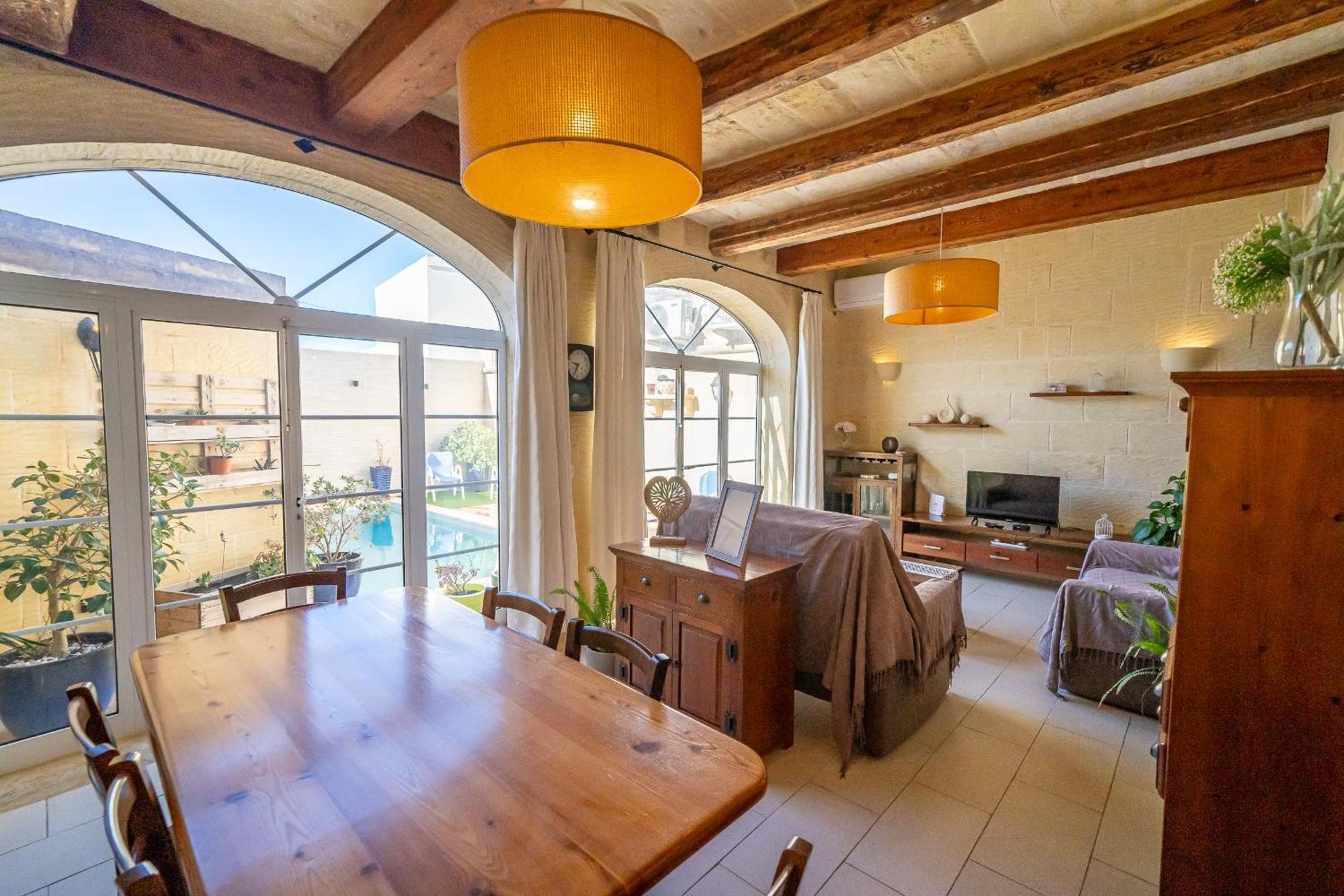 Сasa de vacaciones 4 Bedroom With Private Pool Zebbug (Gozo)