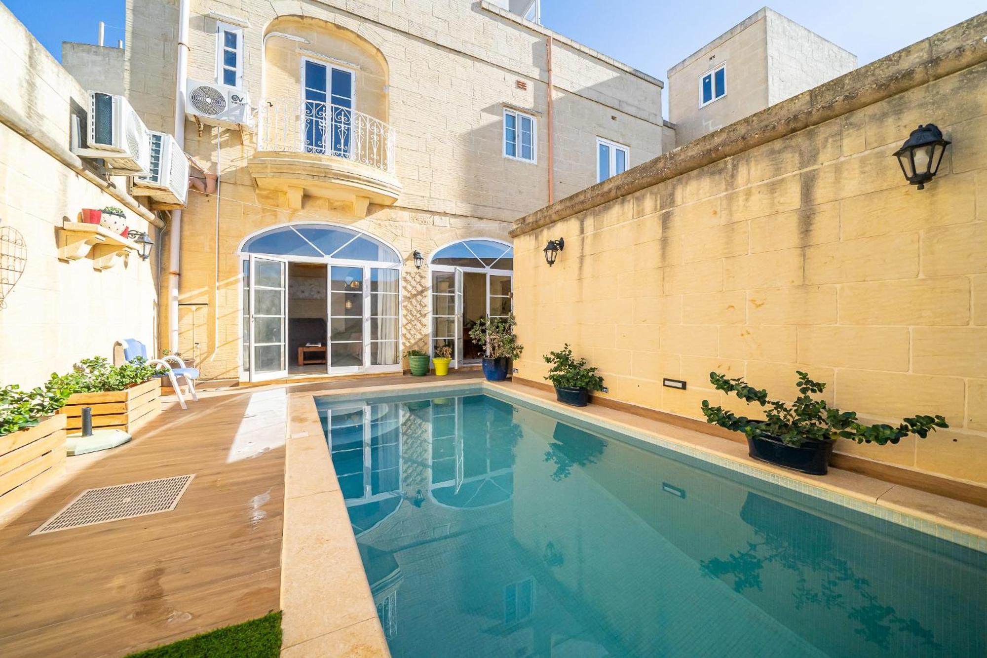 4 Bedroom With Private Pool Zebbug (Gozo)